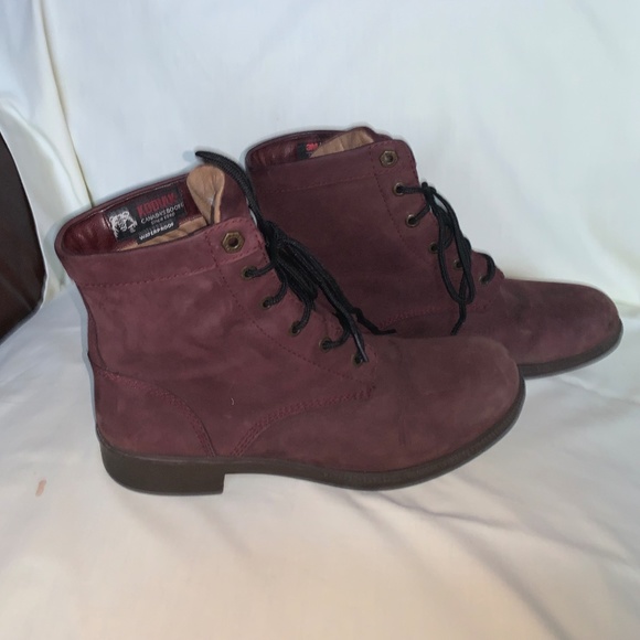 Woman’s Kodiak Waterproof Boots Size US 11 - Picture 2 of 5